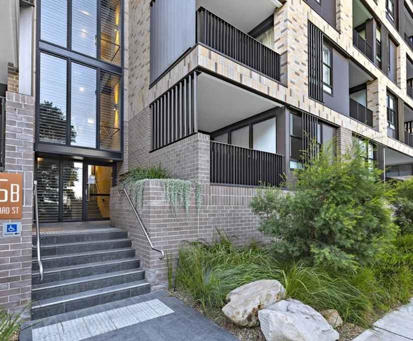 Furnished room with ensuite in a flatshare