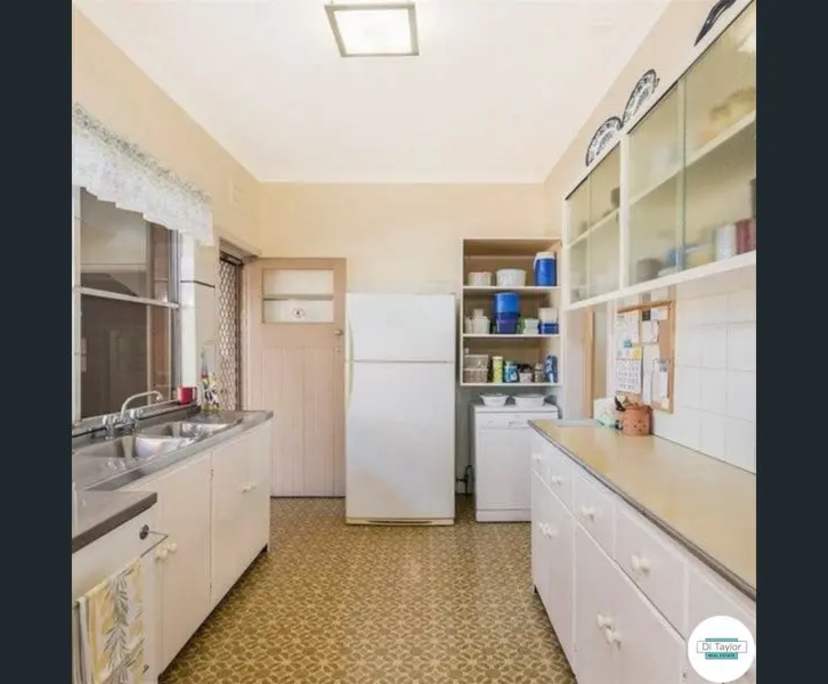 Unfurnished room in a share house