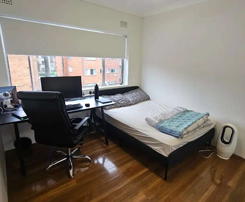 Furnished room in a flatshare