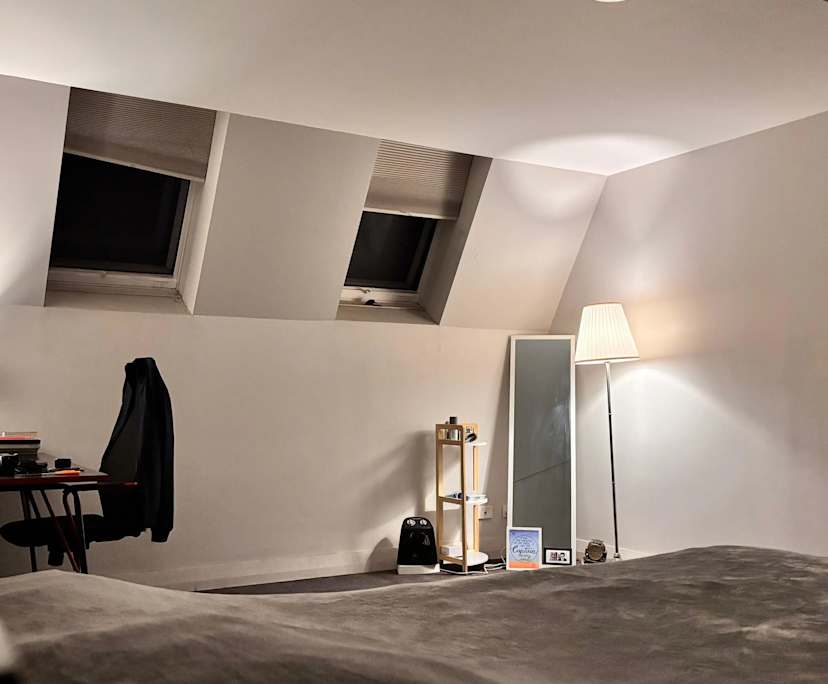 Furnished room in a share house