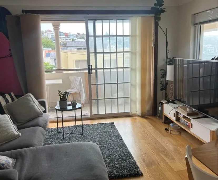Furnished room in a share house