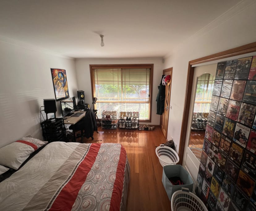 Room in a share house