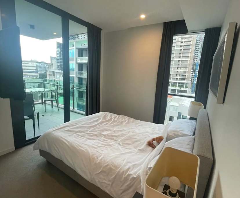 Furnished room with ensuite in a flatshare