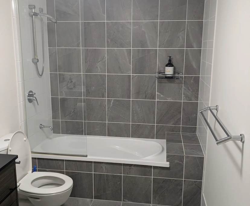 $300, Flatshare, 2 bathrooms, Stafford QLD 4053