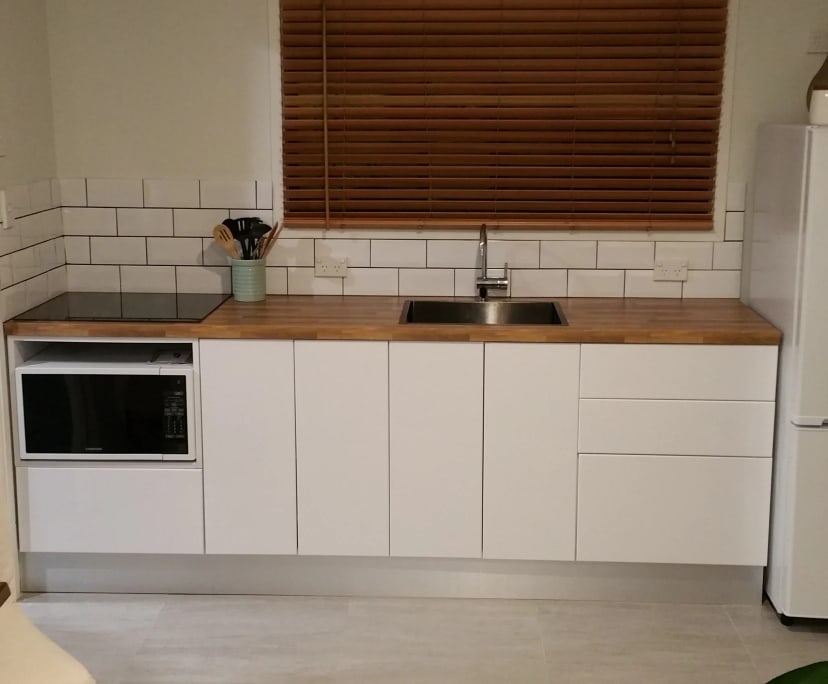 $400, Flatshare, 1 bathroom, Benowa QLD 4217