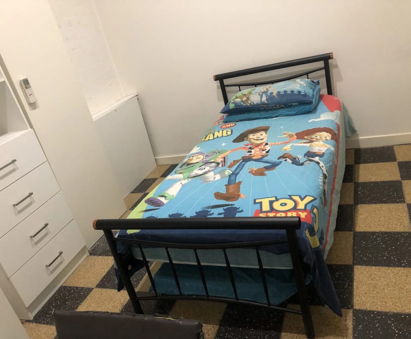 Room in a share house