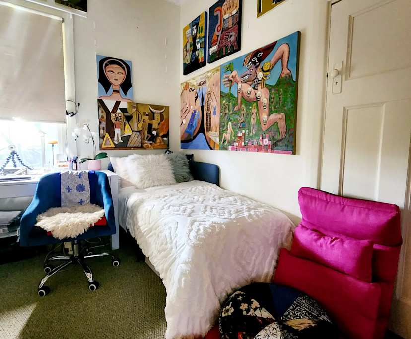 Furnished room in a share house