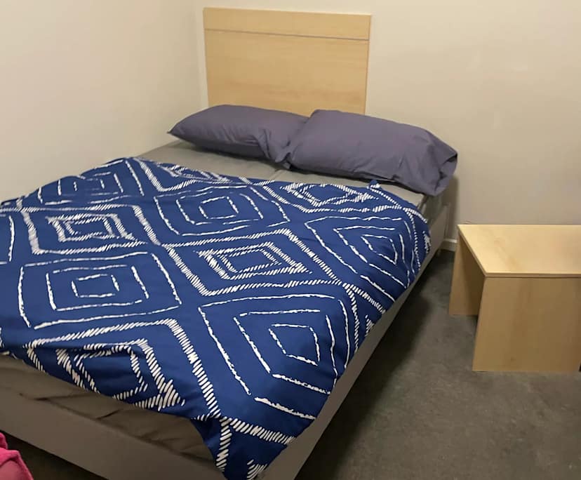 Furnished room in a flatshare