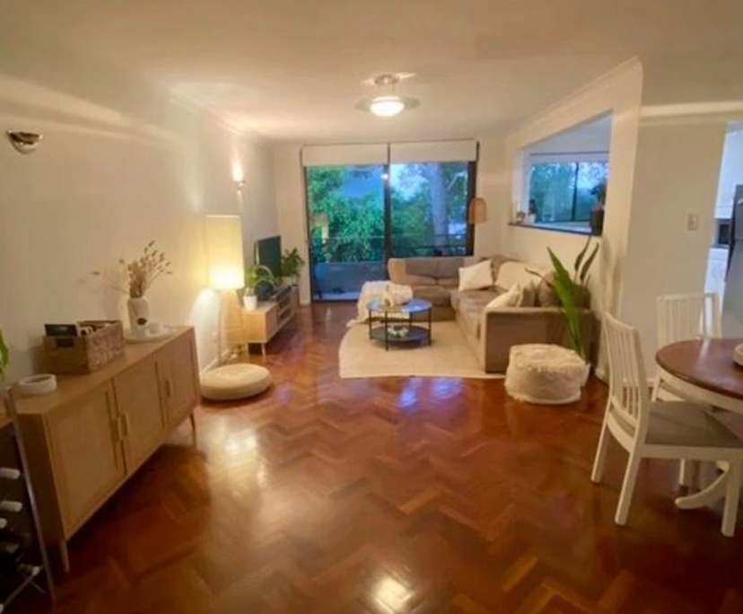 Furnished room in a flatshare