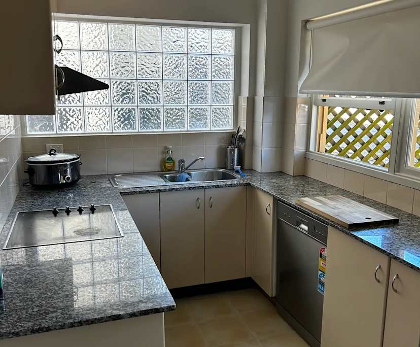 Furnished room in a flatshare
