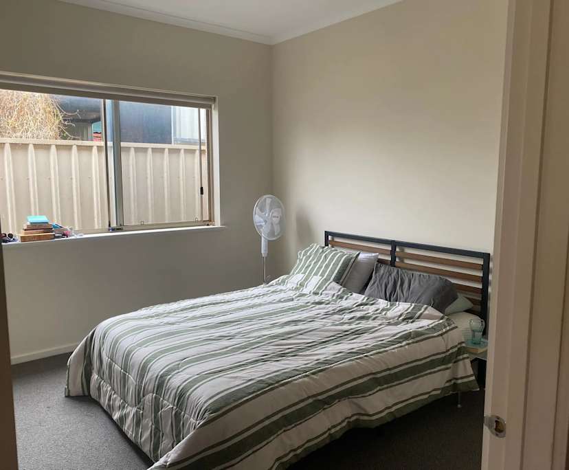 $325, Share-house, 3 bathrooms, Clearview SA 5085
