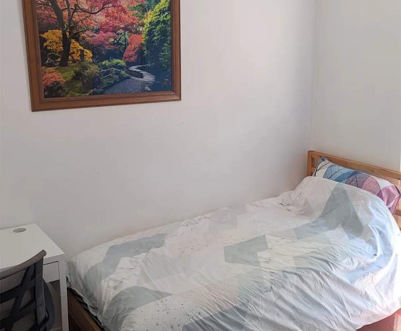 Furnished room in a share house