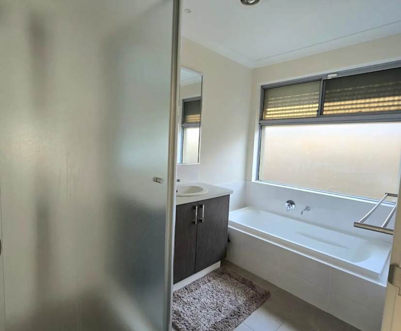 $290, Share-house, 5 bathrooms, Landsdale WA 6065