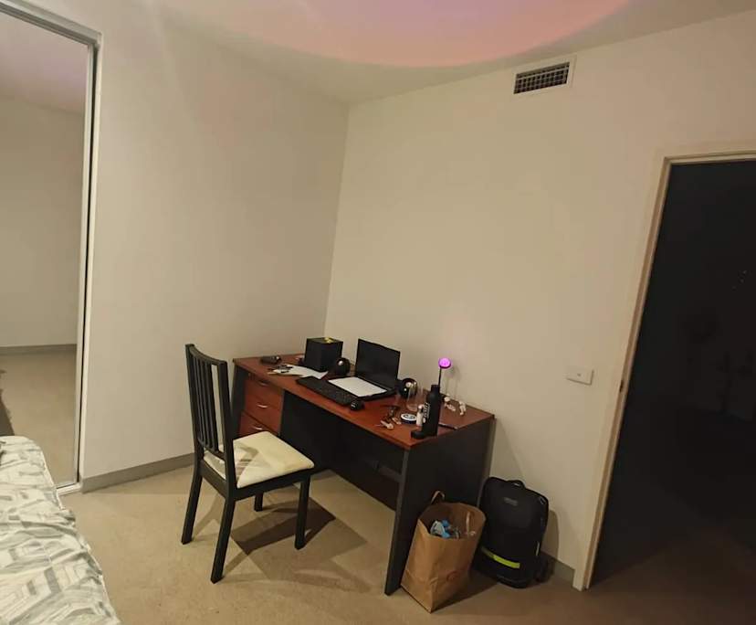 Furnished room in a flatshare