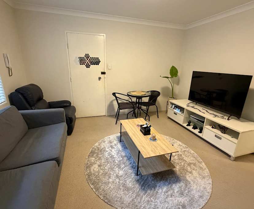 $290, Flatshare, 2 bathrooms, Gladesville NSW 2111