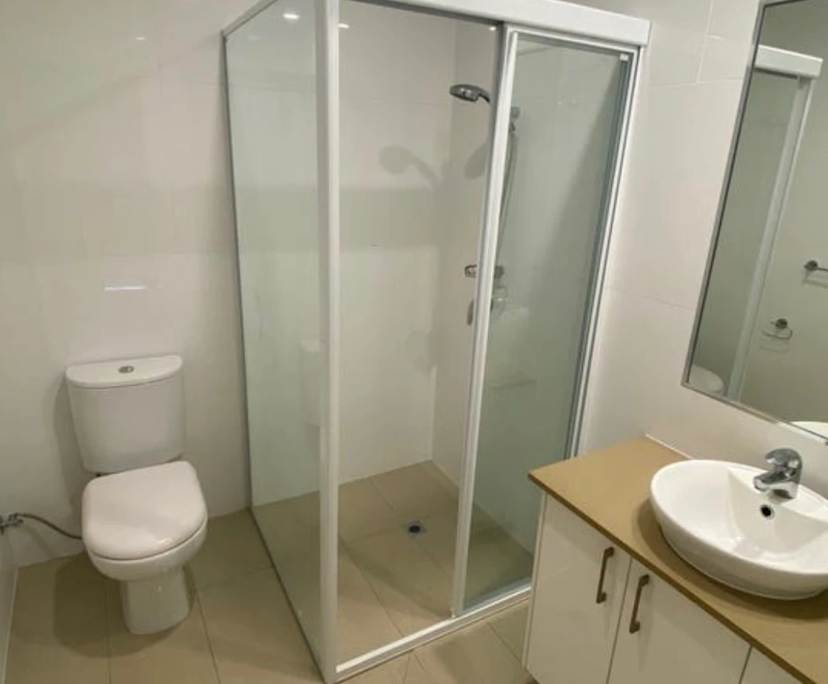 $240, Flatshare, 3 bathrooms, Taringa QLD 4068