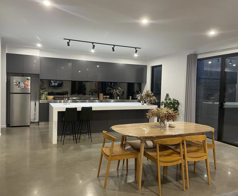 Room in a share house