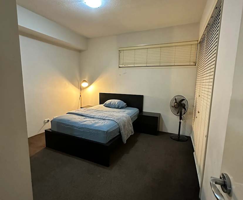 Furnished room in a flatshare
