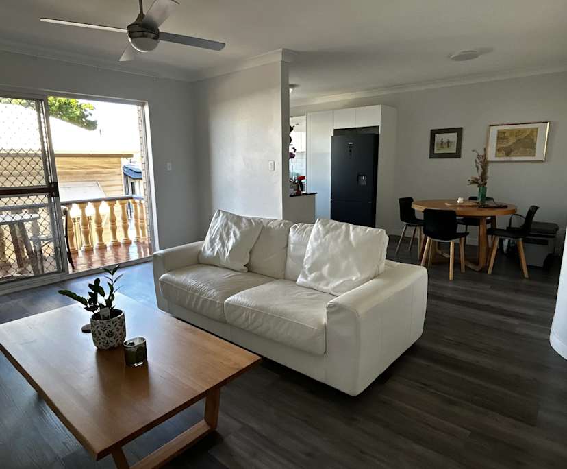 Unfurnished room in a flatshare
