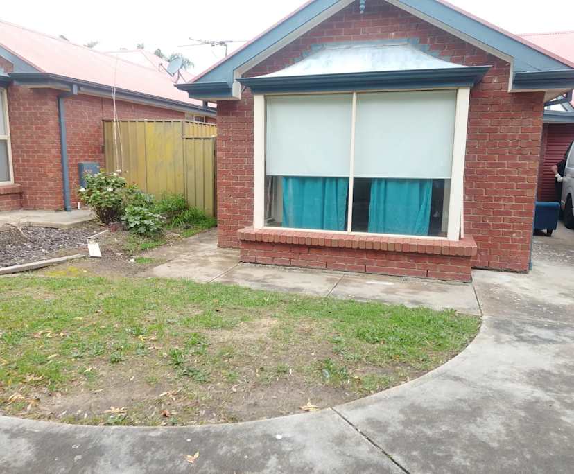 Whole property with 2 rooms for rent