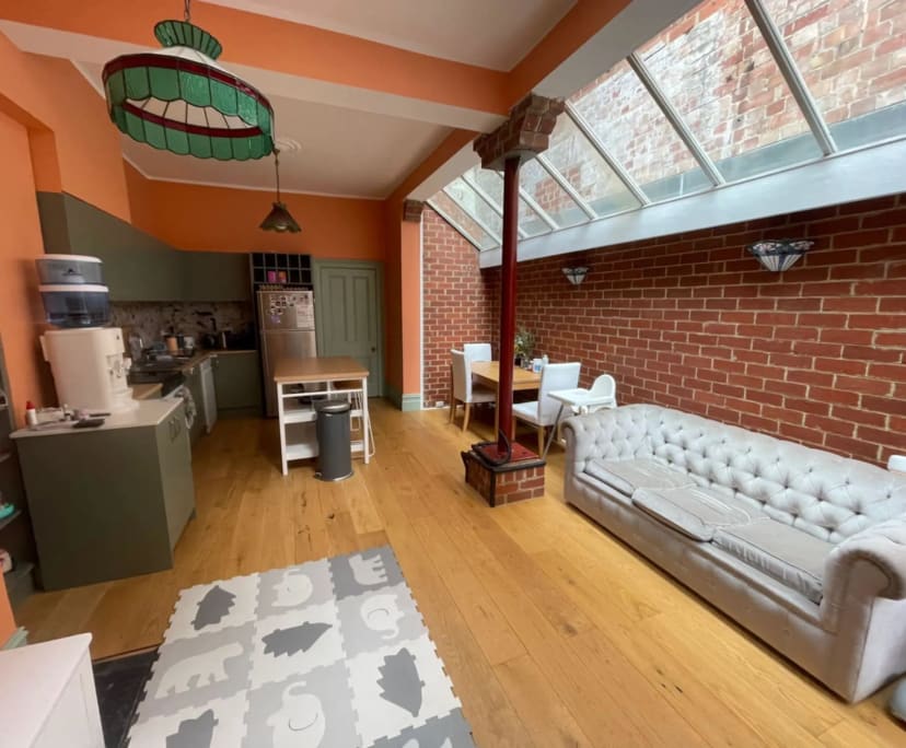 Unfurnished room in a share house