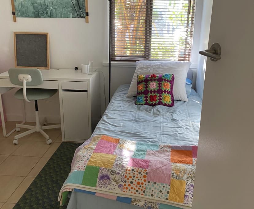 Furnished room in a flatshare