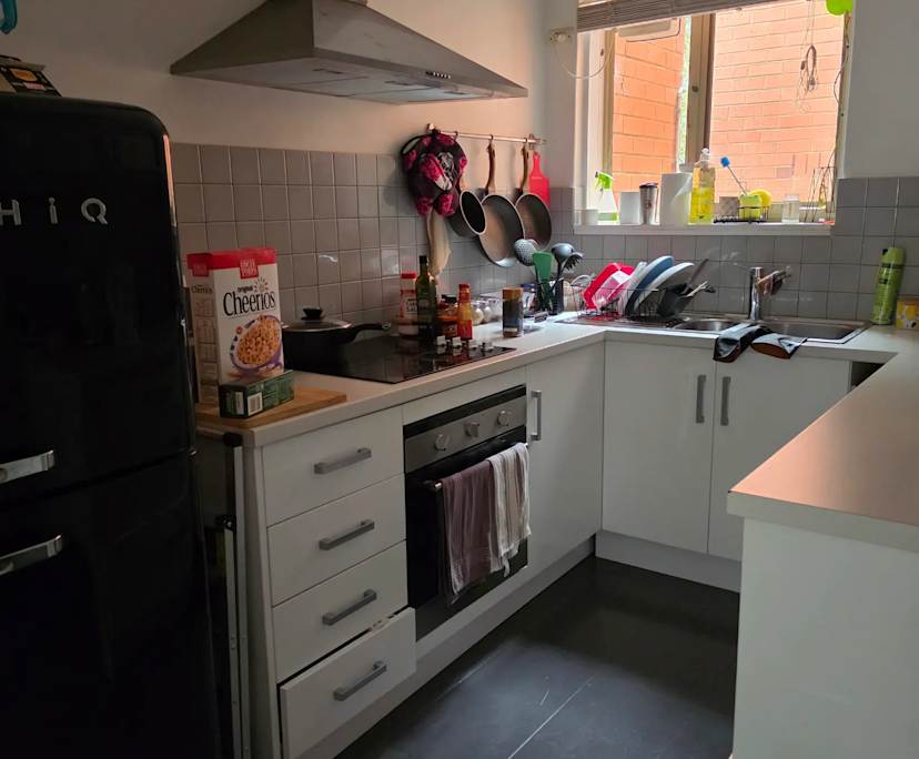 Furnished room in a flatshare