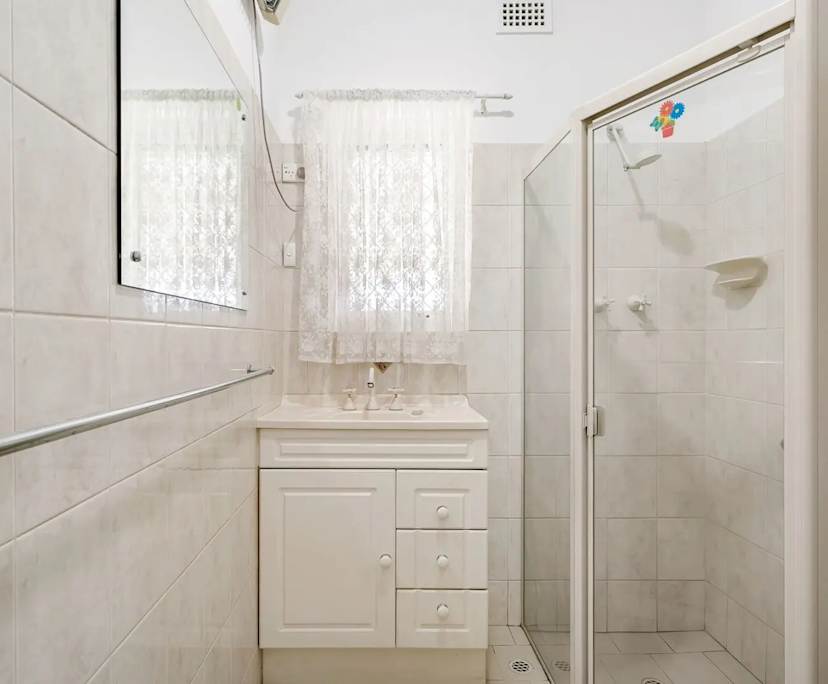 Unfurnished room in a share house