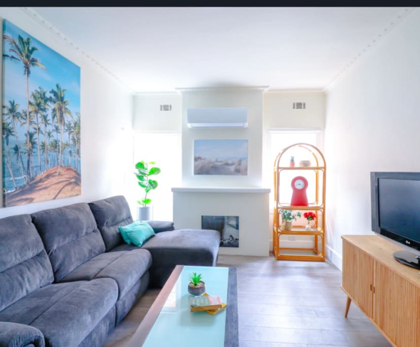 Furnished room in a flatshare