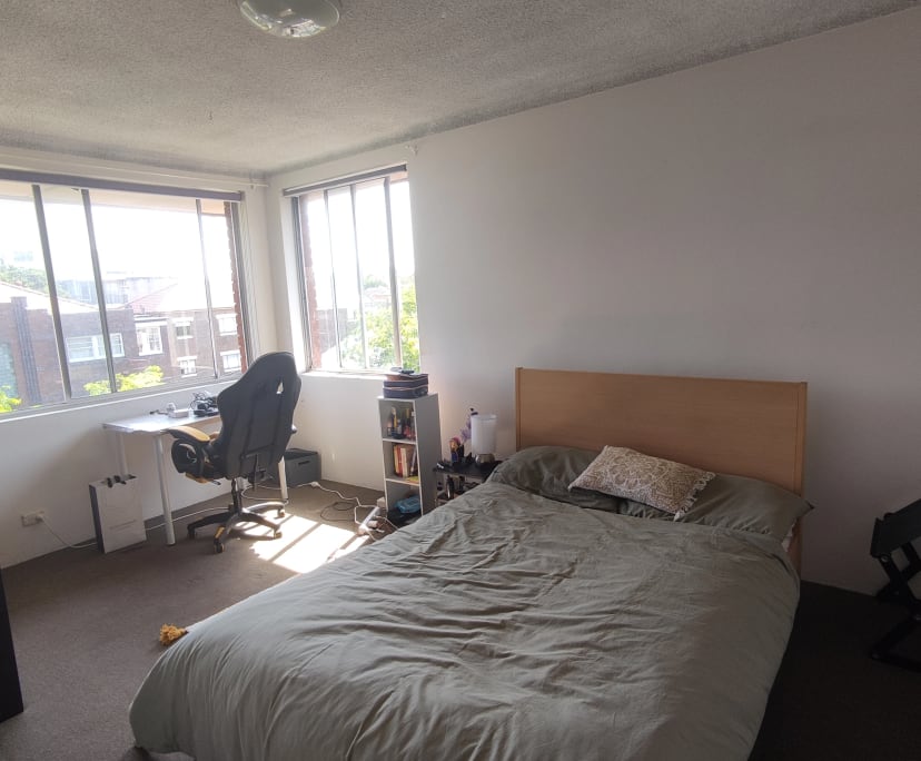 Furnished room in a flatshare