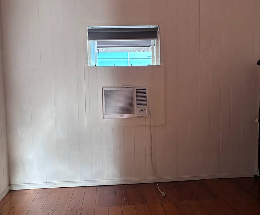 Unfurnished room in a share house