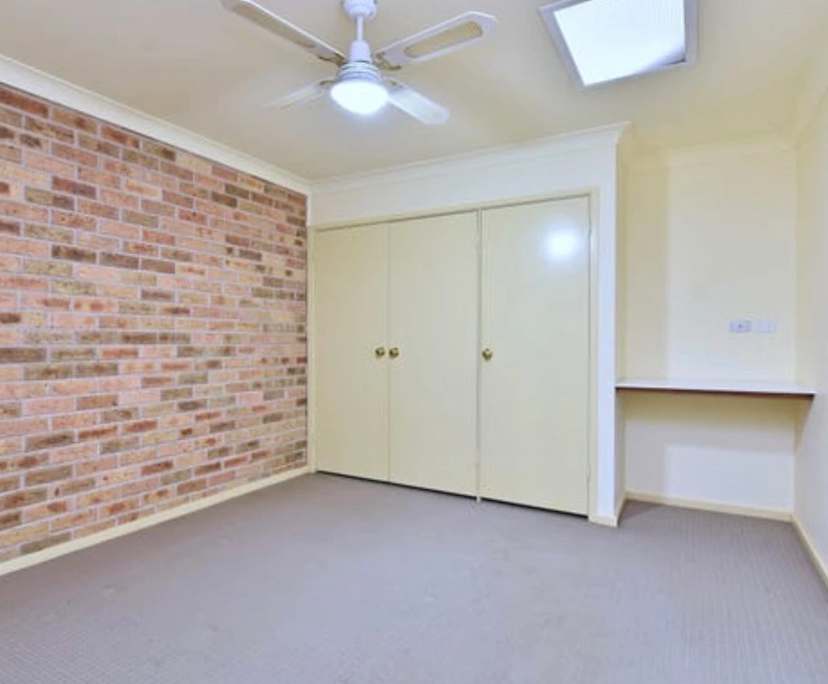 Unfurnished room in a flatshare