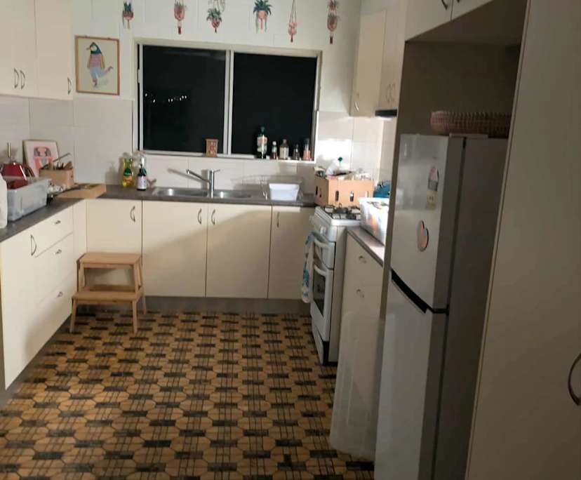 Room in a share house
