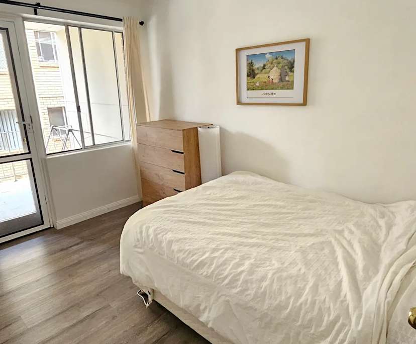 Furnished room in a flatshare