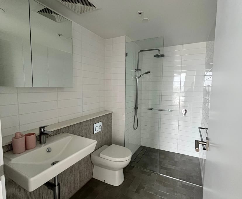 $400, Flatshare, 2 bathrooms, Kangaroo Point QLD 4169