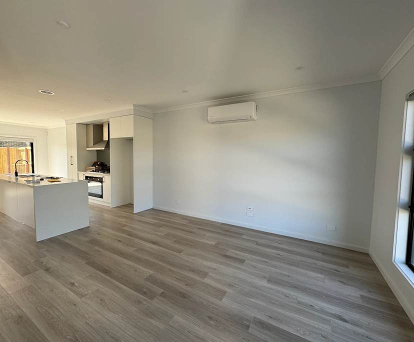 Furnished room with ensuite in a share house