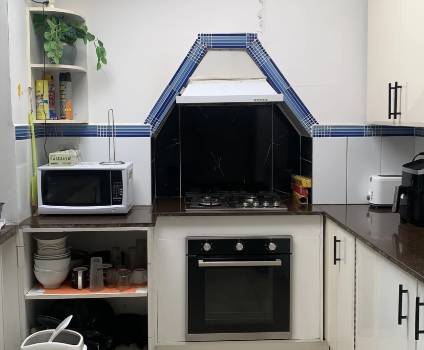 Room in a share house