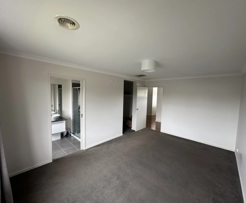 Room with ensuite in a share house