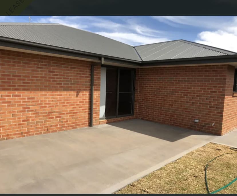 Room for Rent in Dubbo, NSW 150, Unfurnished, Own...
