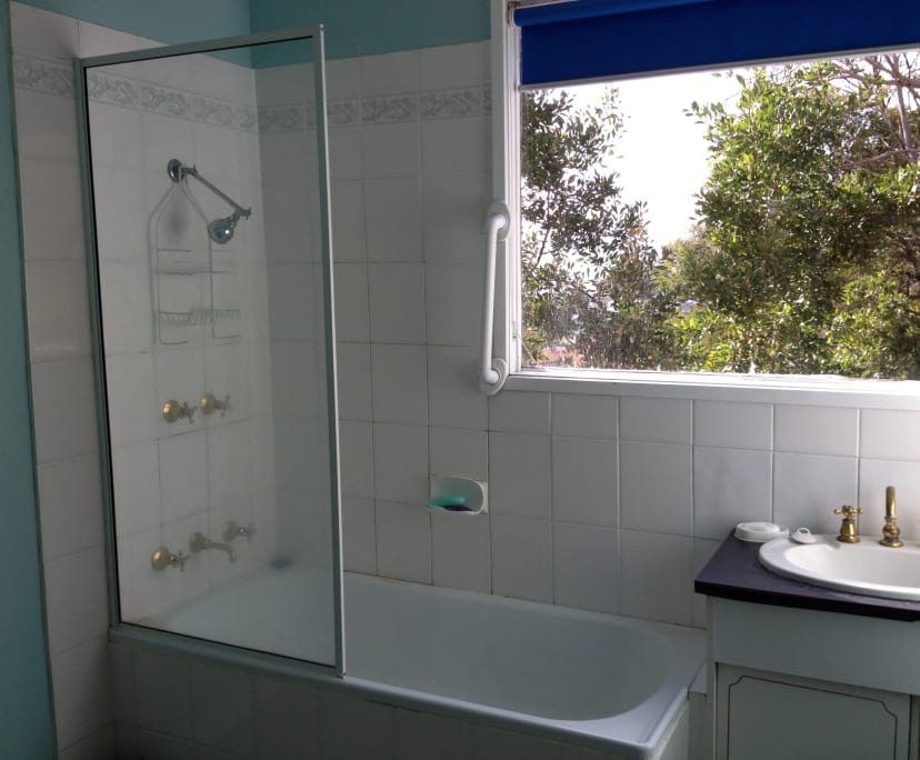 $450, Whole-property, 2 bathrooms, Sandy Bay TAS 7005
