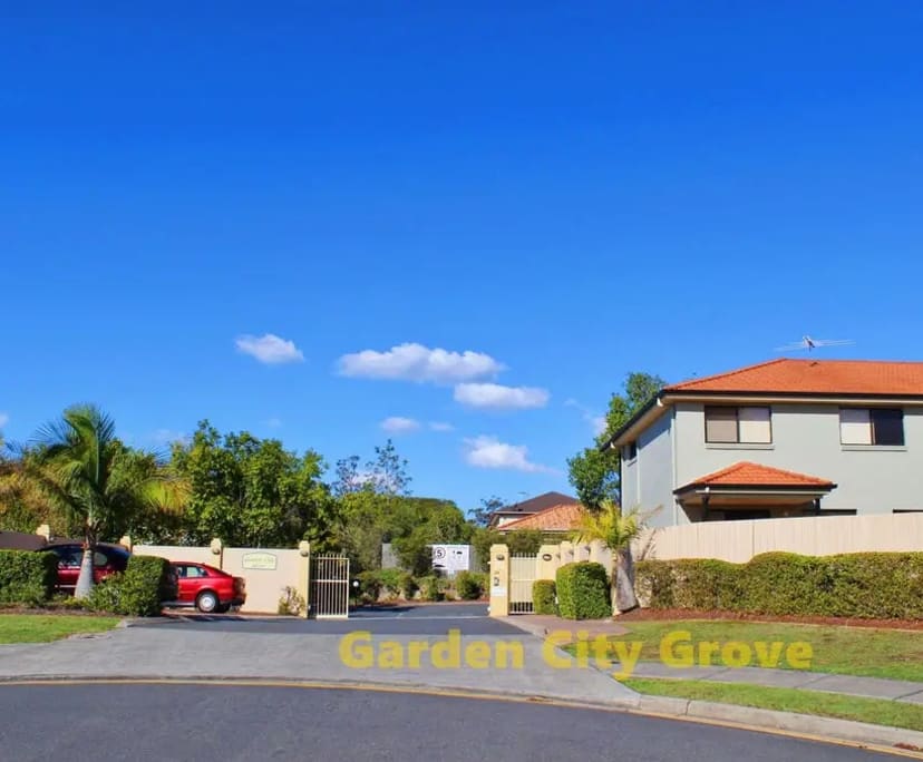 Room for Rent in Eight Mile Plains, Brisbane 200,...