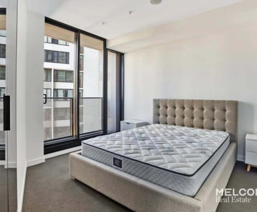 Furnished room with ensuite in a flatshare