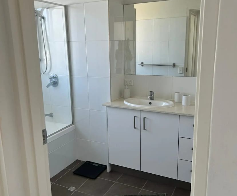 $425, Flatshare, 2 bathrooms, Annerley QLD 4103