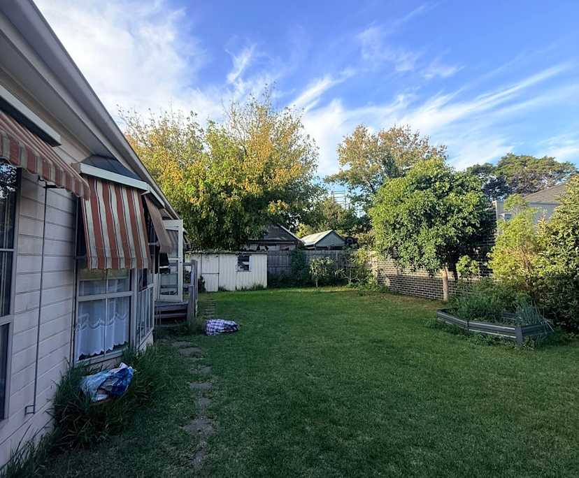 Furnished room in a share house