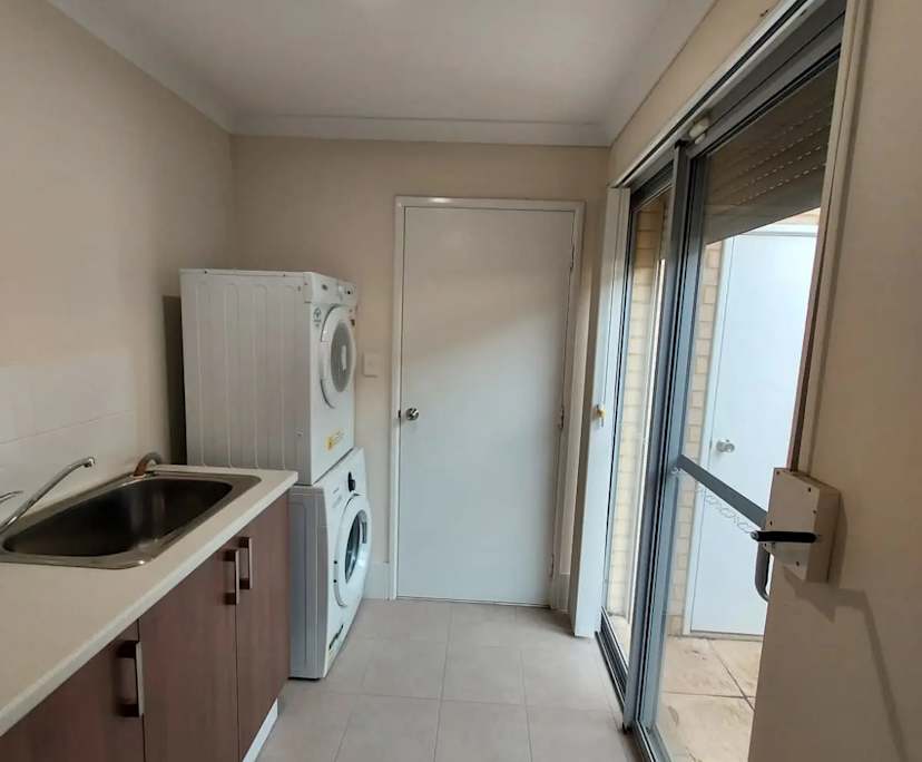 $340, Share-house, 5 bathrooms, Landsdale WA 6065