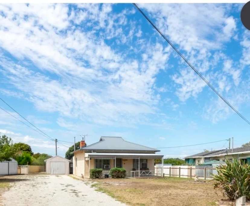 Whole property with 2 rooms for rent