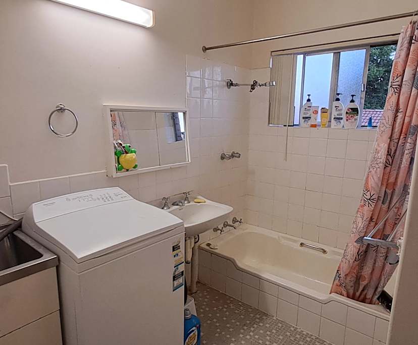 $300, Flatshare, 2 bathrooms, Crawley WA 6009