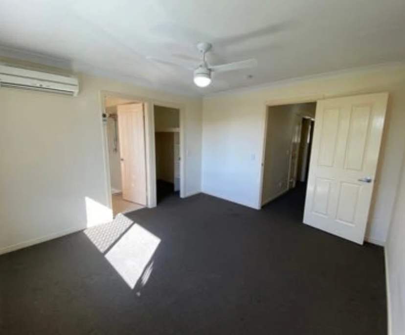 Unfurnished room with ensuite in a flatshare