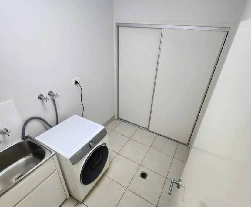 $300, Share-house, 2 bathrooms, Trinity Park QLD 4879