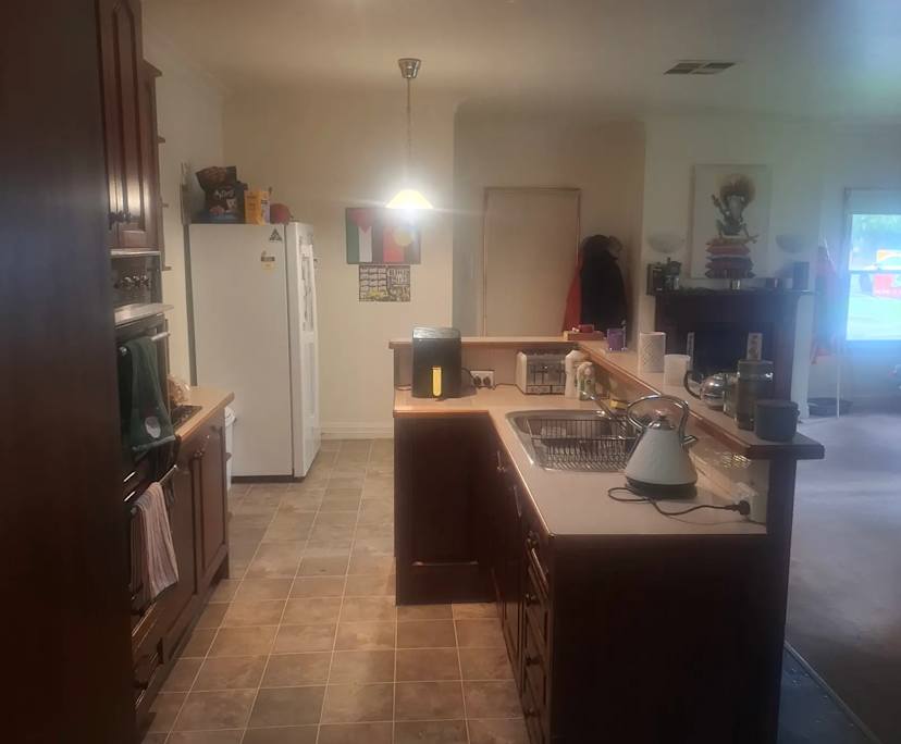 $480, 1-bed, 1 bathroom, Hughesdale VIC 3166